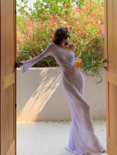 泳衣女高级感透视罩衫长裙比基尼三点式性感露背度假风温泉游泳装