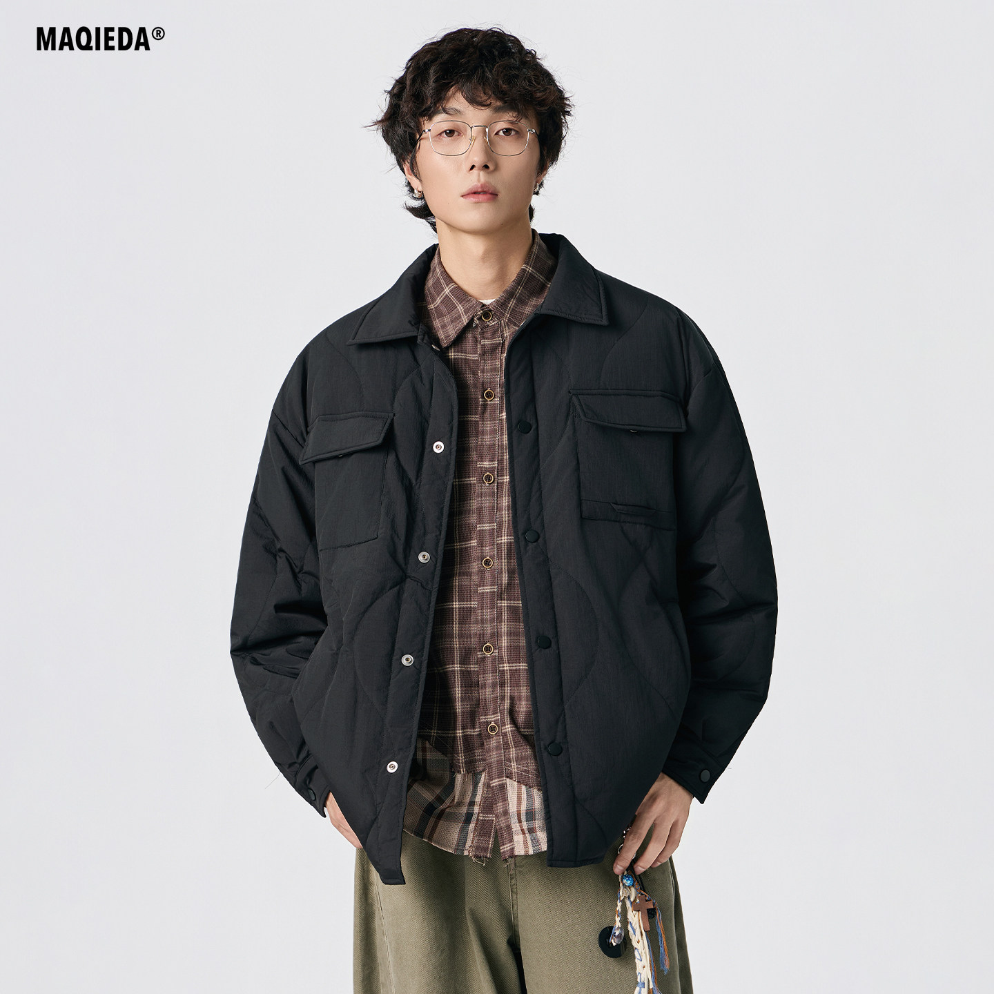 马切达2025新款男士翻领羽绒服