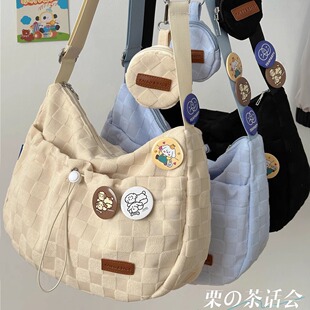 高颜值日系ins风斜挎包秋冬 学生上课通勤饺子包大容量单肩包包女