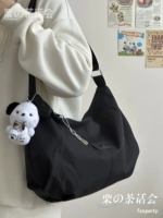 Черная джентльменская собака