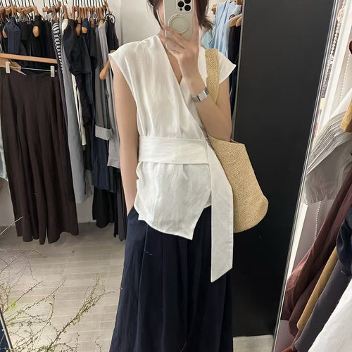 清仓价！欧洲站夏季新款女装纯色V领无袖衬衫收腰显瘦洋气小衫潮