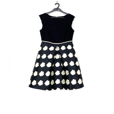 撞色拼接A字收腰无袖连衣裙