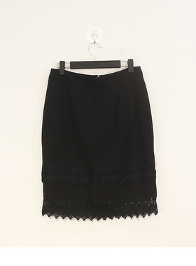 春夏款 撤柜品牌 哥* 蕾丝边包臀百搭半身裙女 200271