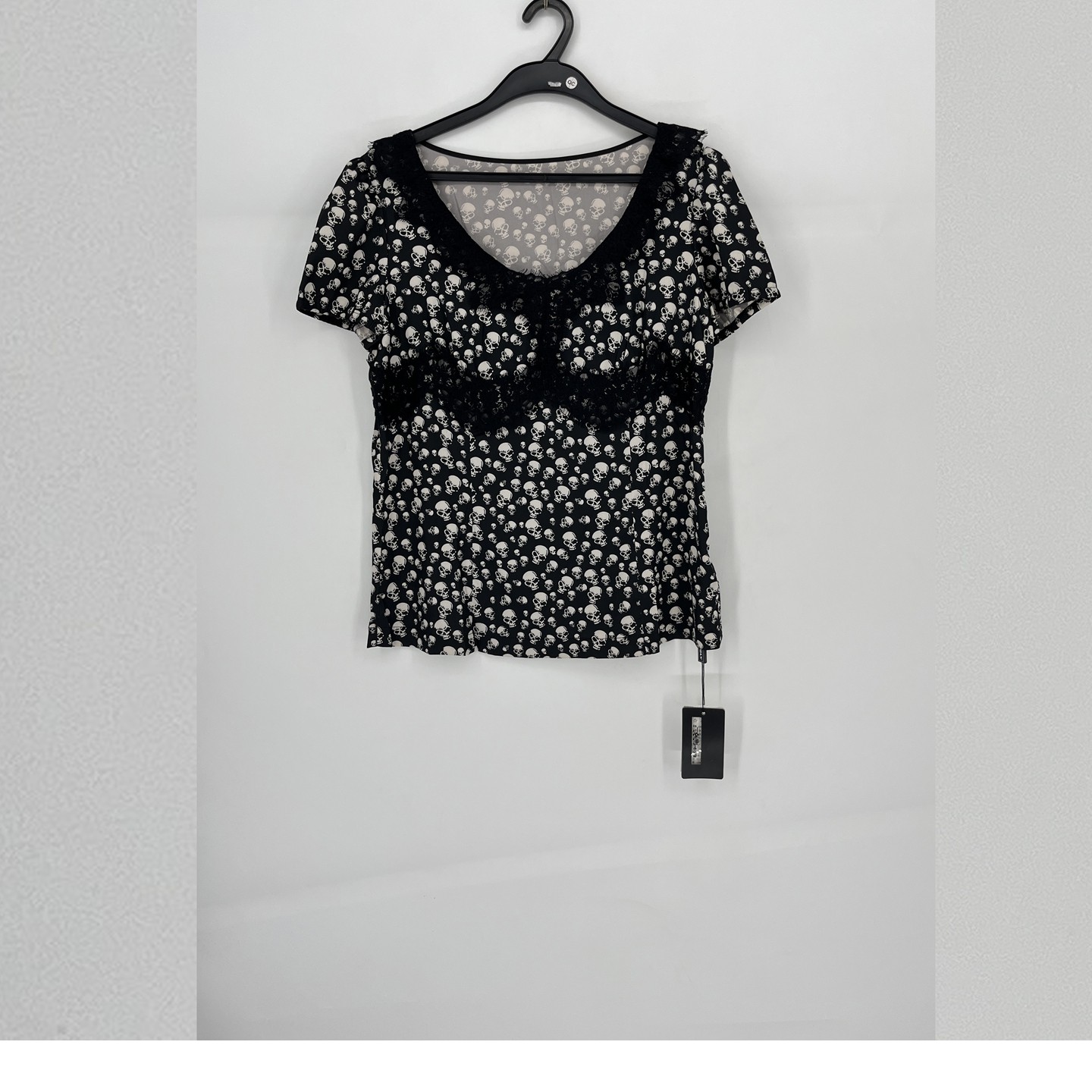 蕾丝边圆领收腰上衣女