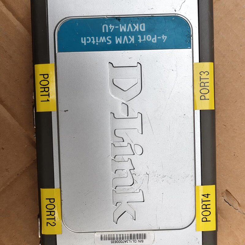 D-Link友讯 DKVM-4U 4口KVM切换器，USB+--议价商品