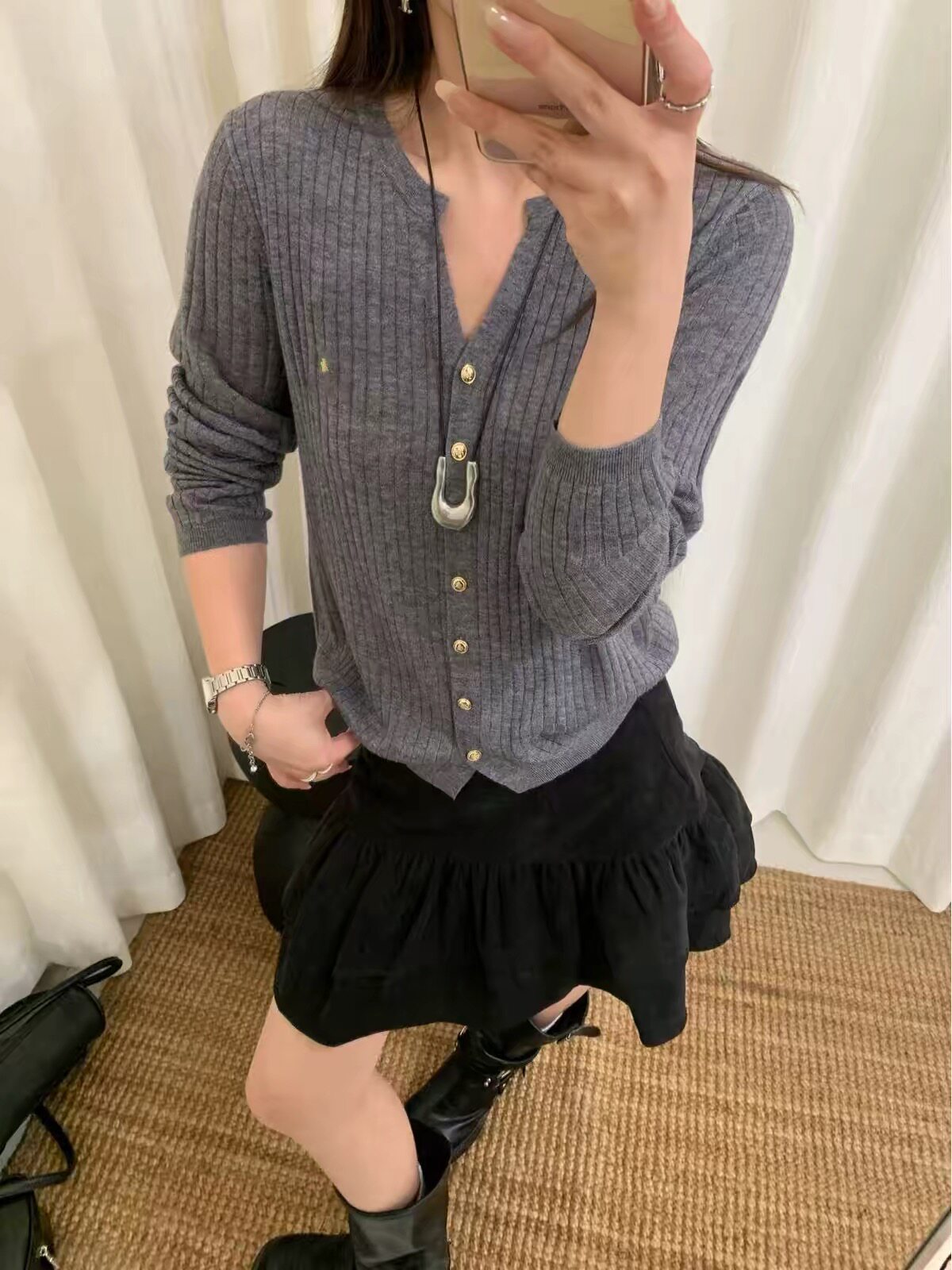 韩系高级细羊毛衣开衫女修身显瘦V领刺绣百搭简约秋季新款5917