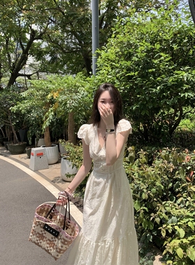 BOOMLIMIT胶片日记 法式v领刺绣小飞袖连衣裙长裙女