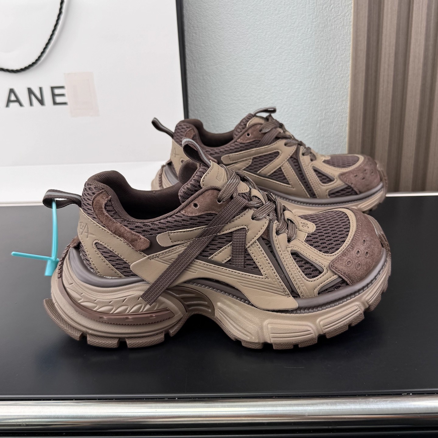 厚底轻便防滑老爹鞋女2025新款秋款女款爆款软底不累脚百搭运动鞋