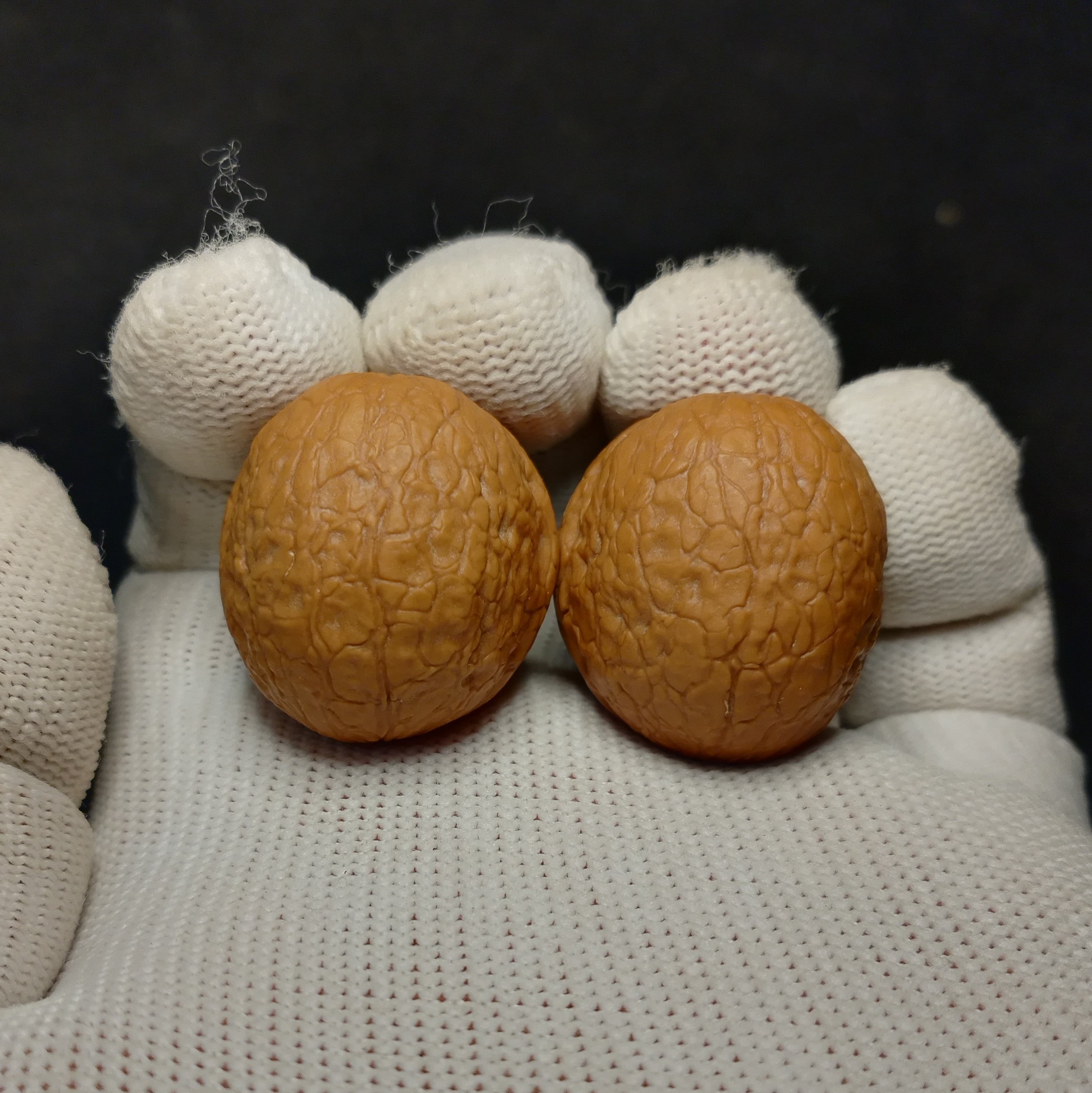 3.2蟒纹蛇皮元宝铁核桃，小巧压手，皮质好油性大