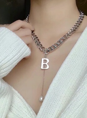 字母冷淡风流苏短款钛钢锁骨链