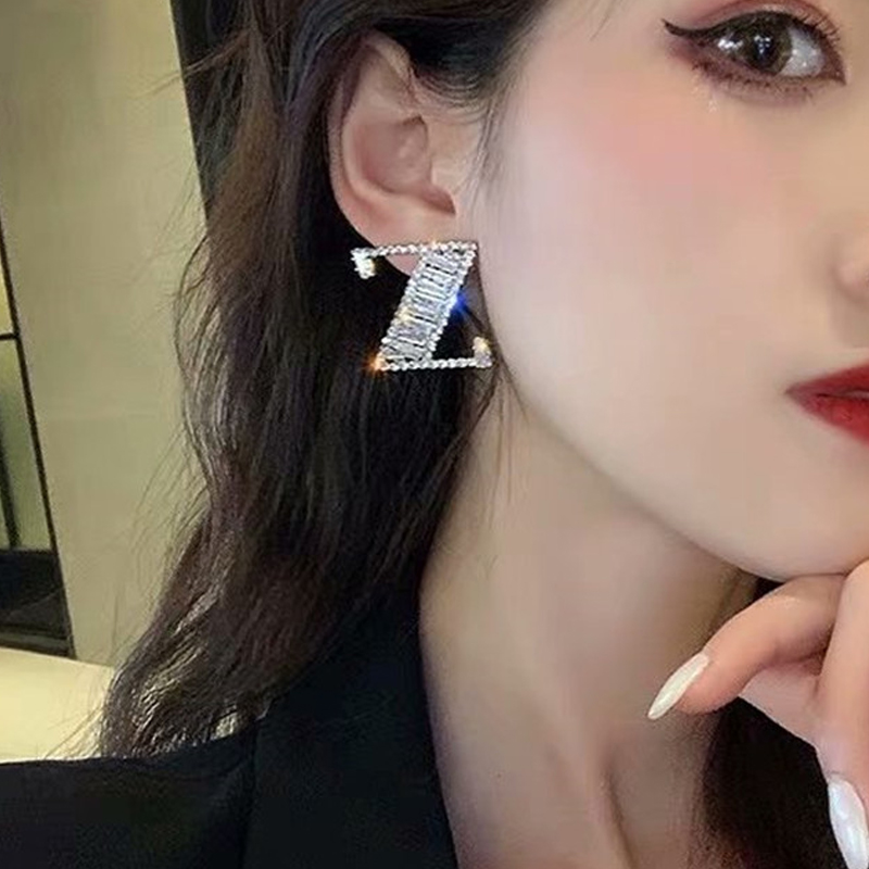 925银针Z字母耳环女潮韩国气质耳坠ins冷淡风耳钉闪欧美夸张耳饰