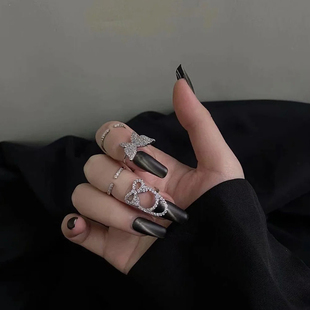 轻奢小众设计蝴蝶满钻戒指简约气质百搭开口美甲套护甲关节戒指环