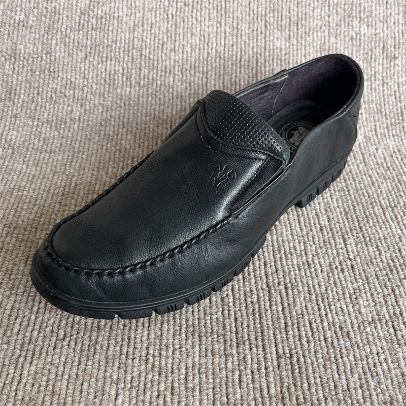 秋季男士休闲鞋休闲软底牛皮皮鞋