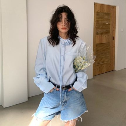 蓝色衬衫女高级感轻奢减龄洋气衬衣女设计感小众立体花垫肩上衣夏