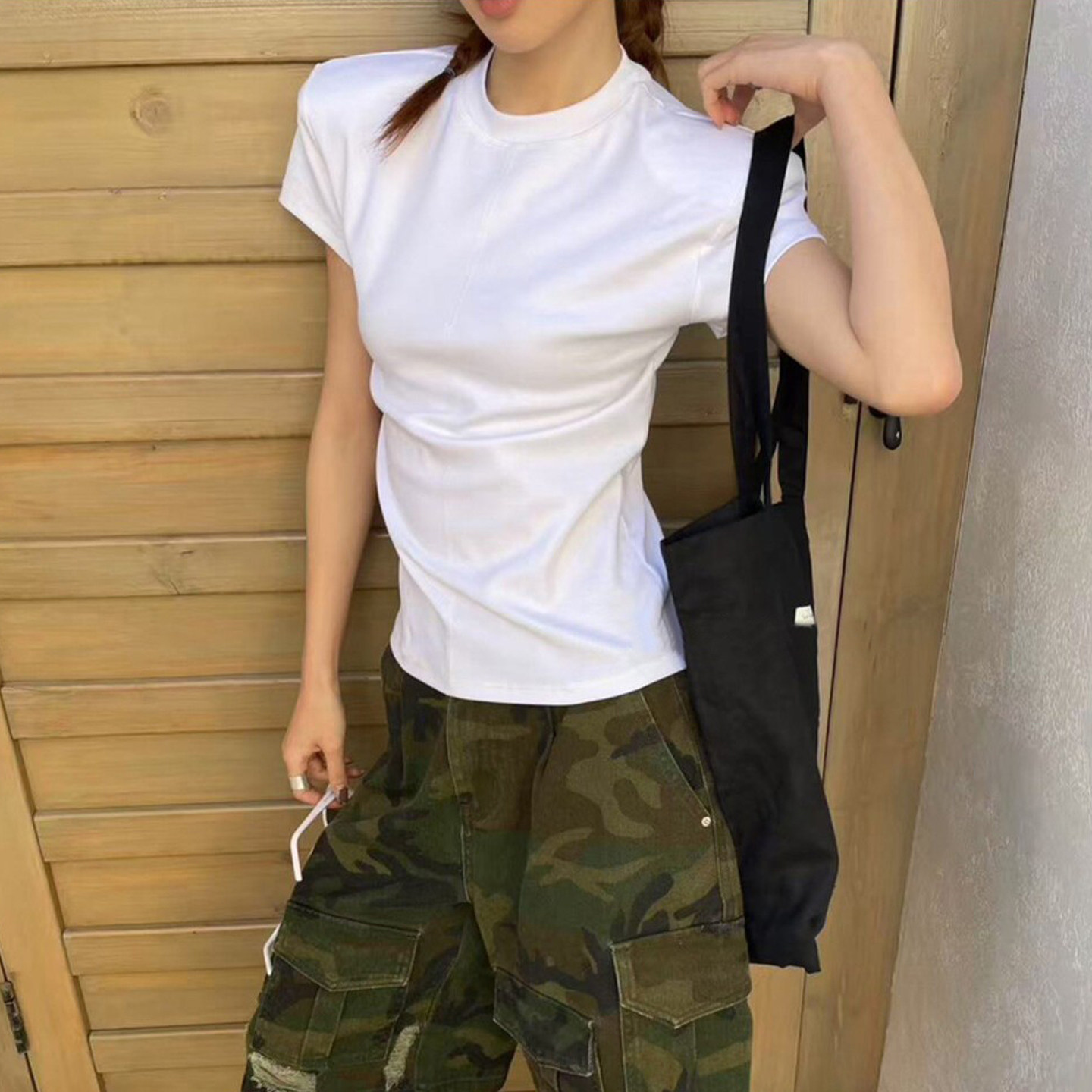正肩短袖t恤女2026新款夏季纯棉修身显瘦基础款白色圆领垫肩上衣