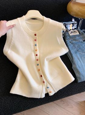 高级感针织坎肩女2025春流行chic彩虹纽扣马甲叠穿开衫毛衣53578