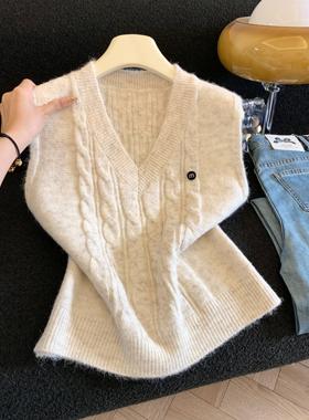 v领刺绣针织马甲背心女学院风新款麻花毛衣叠穿外搭无袖坎肩53481