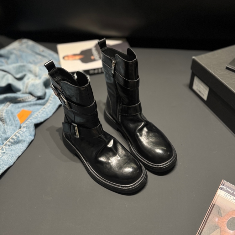 英伦风皮带扣复古马丁短靴