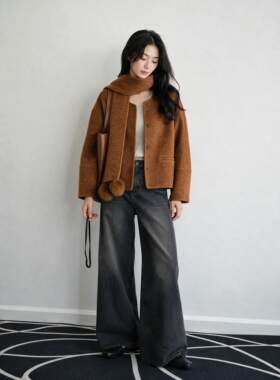秋冬新款小香风毛球围巾外套女短款时尚百搭气质外套