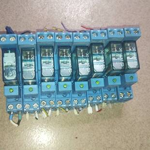 可维修finder继电器95.95.3底座，带16A继电器40.6