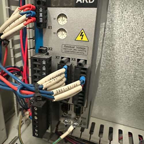 可维修科尔摩根驱动器AKD-P00306-NBPN-0000议价