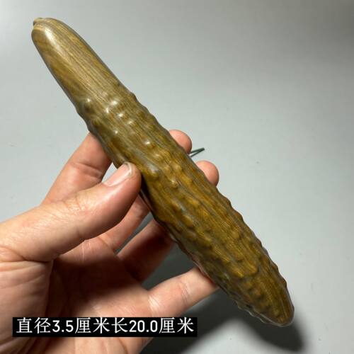 绿檀木雕黄瓜手把件红木文玩把件