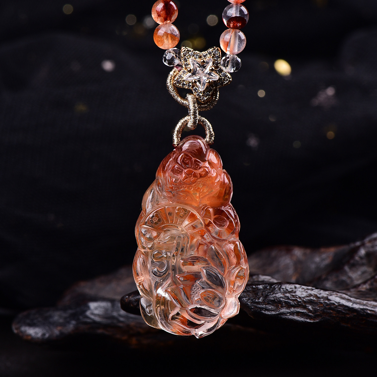 天然红胶花九尾狐吊坠手工精雕精致立体胶花水晶狐狸原创设计项链