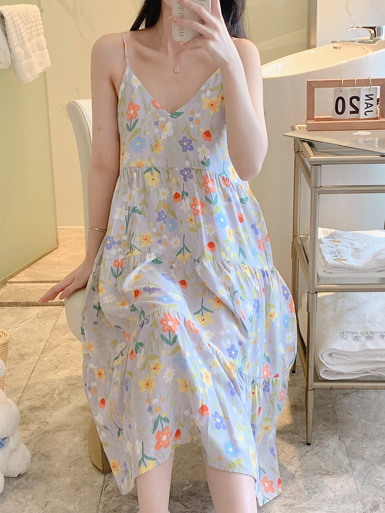 여성을위한 여름 서스펜더 NIGHTDRESS 얇은면 실크는 섹시한 꽃 달콤한 소녀 새로운면 실크 중간 길이 스커트 외부에 착용 할 수 있습니다