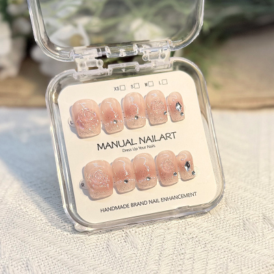 2025年新款高级感穿戴甲全套纯手工光疗贴片猫眼美甲气质显白短款