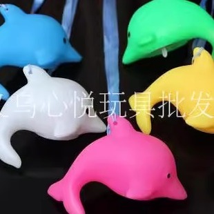 海洋馆创意玩具礼品七彩闪光挂绳海豚小夜灯鲸鱼地摊发光玩具儿童