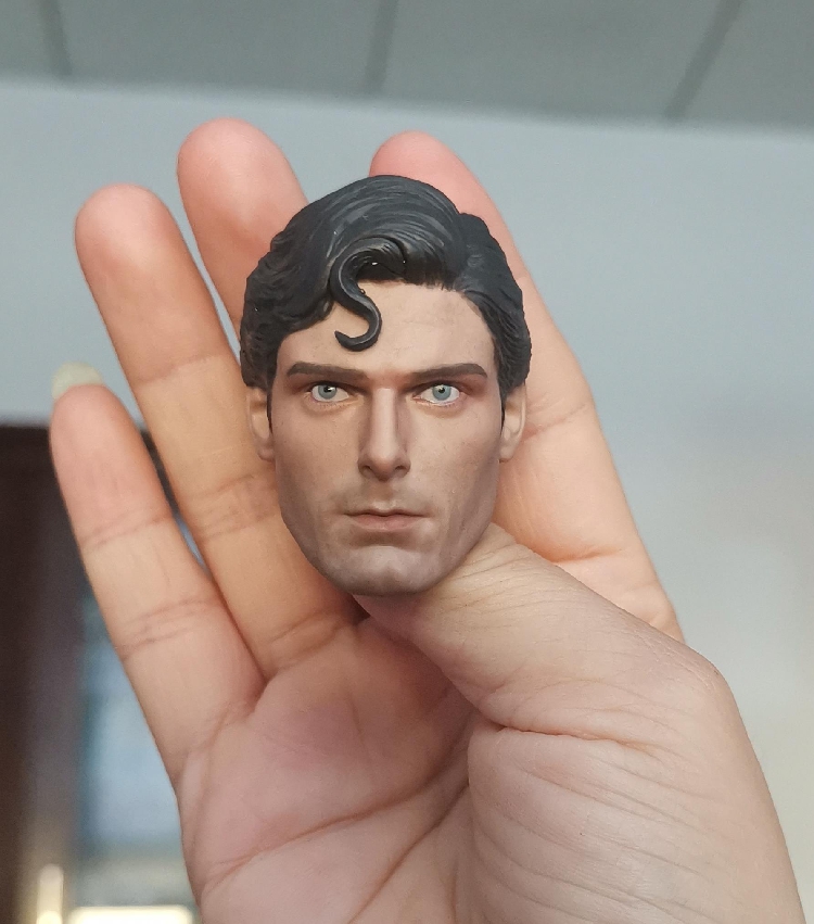 superman经典托弗里夫头雕兵人