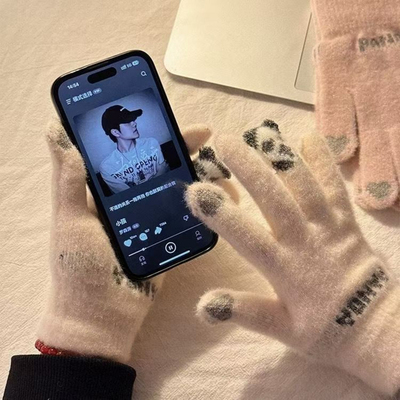 可爱卡通小熊手套女可触屏冬季加厚毛绒五指骑行骑车防风保暖男款