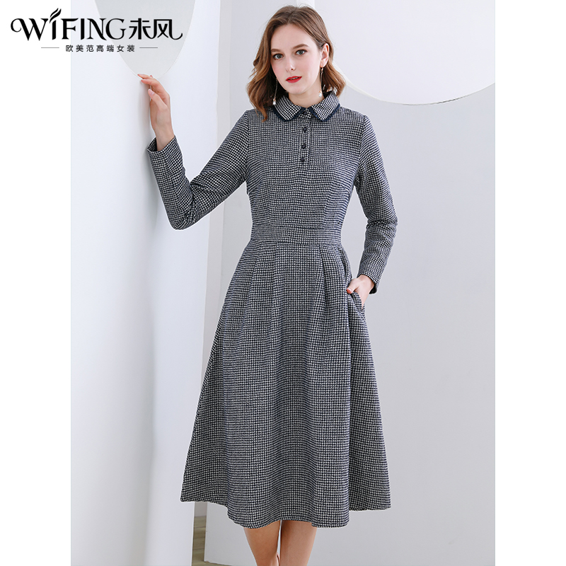 未风秋冬毛呢连衣裙女2025年新款娃娃领职业长袖裙子冬季新款