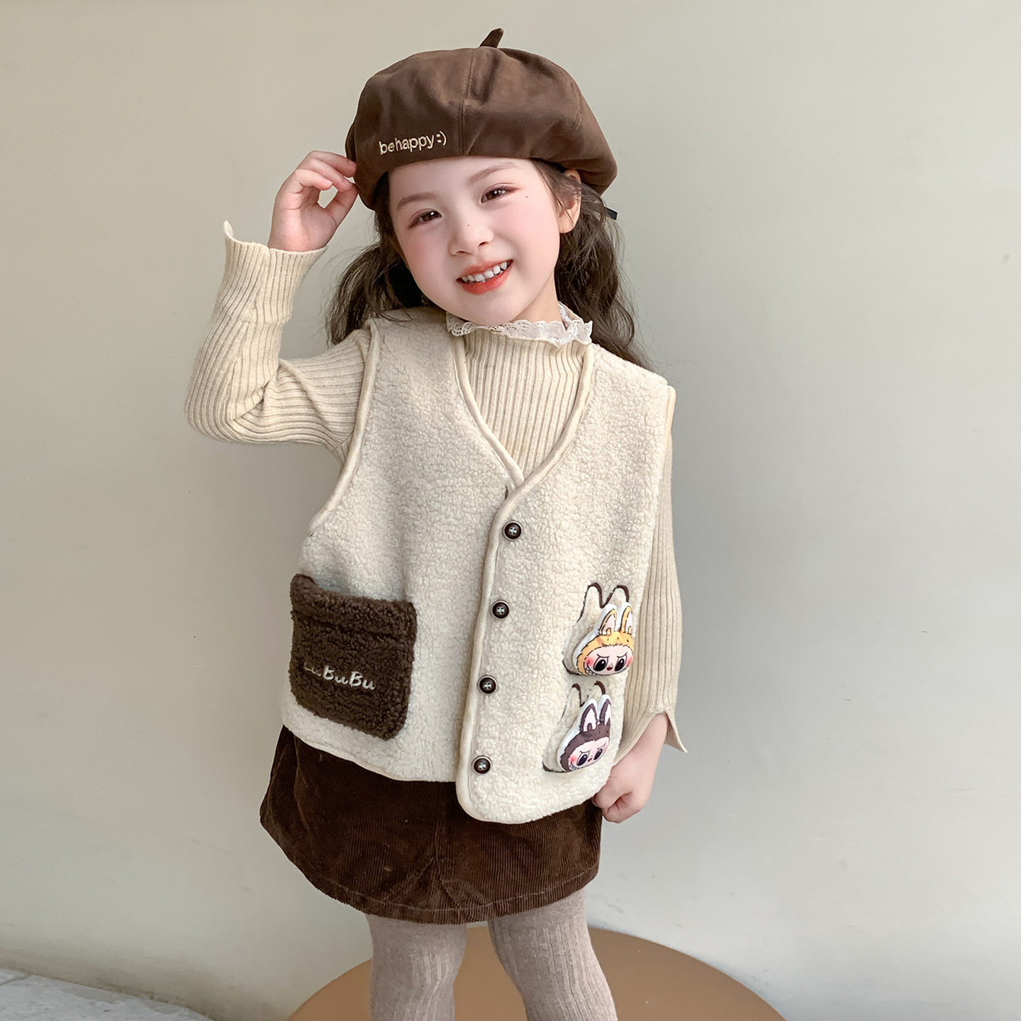 拉布布宝宝羊羔毛马甲2025新款儿童秋冬季加厚女童背心外套马夹潮