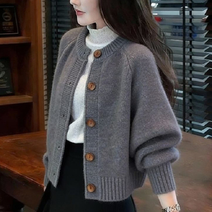 大朗毛衣不起球针织开衫女春款2026新款女装麻花纽扣短款上衣外套
