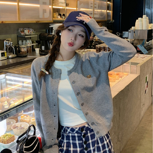 女新款欧洲站大朗独特小个子正品深秋毛衣大佬外套不起球初冬上衣