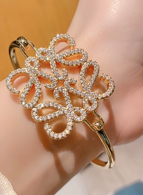 跨境欧美镶钻手镯锆石几何立体镂空2026新款气质手环高级感百搭女