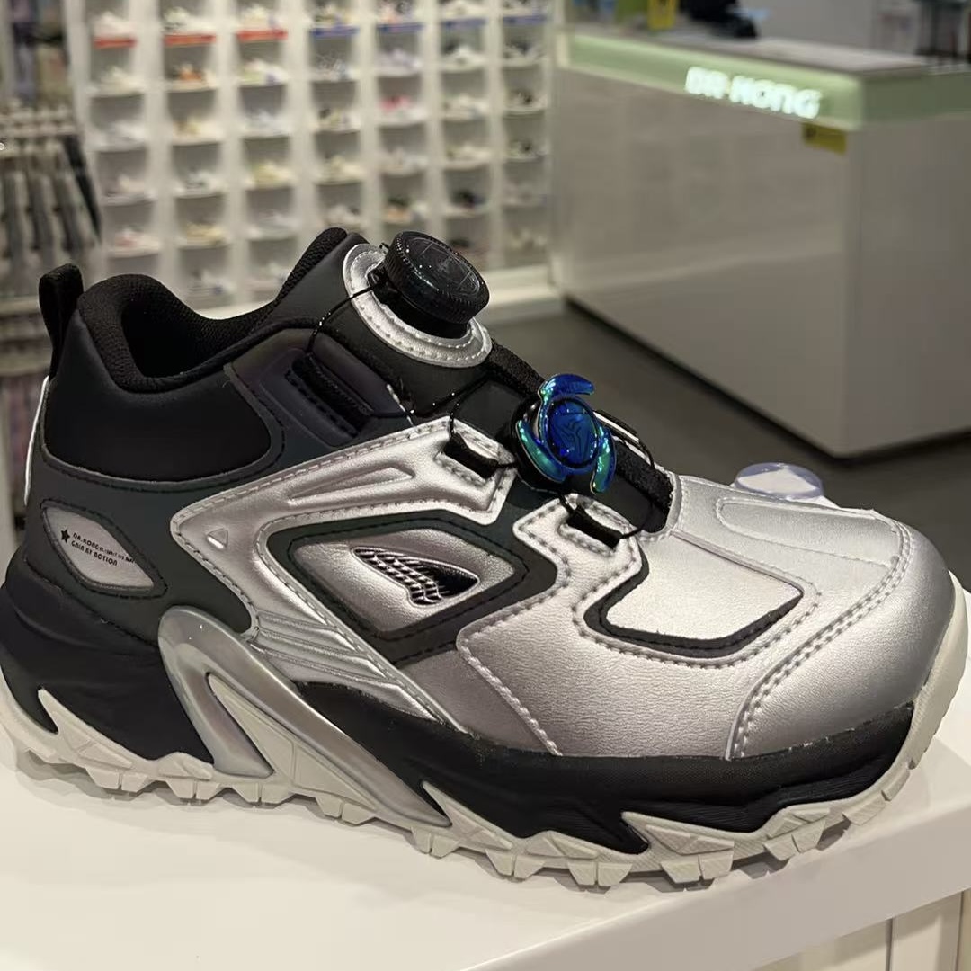 专柜正品江博士2025年冬款三段女童休闲运动鞋保暖高帮鞋轻防滑