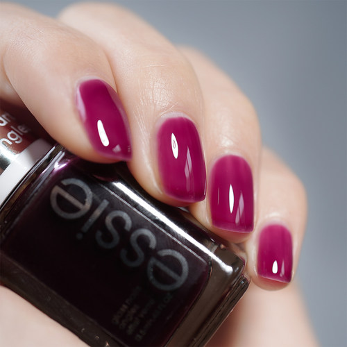 ESSIE8-free配方半透浆果紫指甲