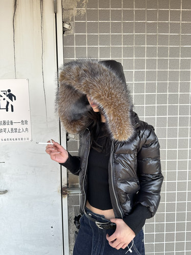 易梦玲同款 90白鸭绒 WEEEECHAN 可拆卸袖子短款修身毛领羽绒服