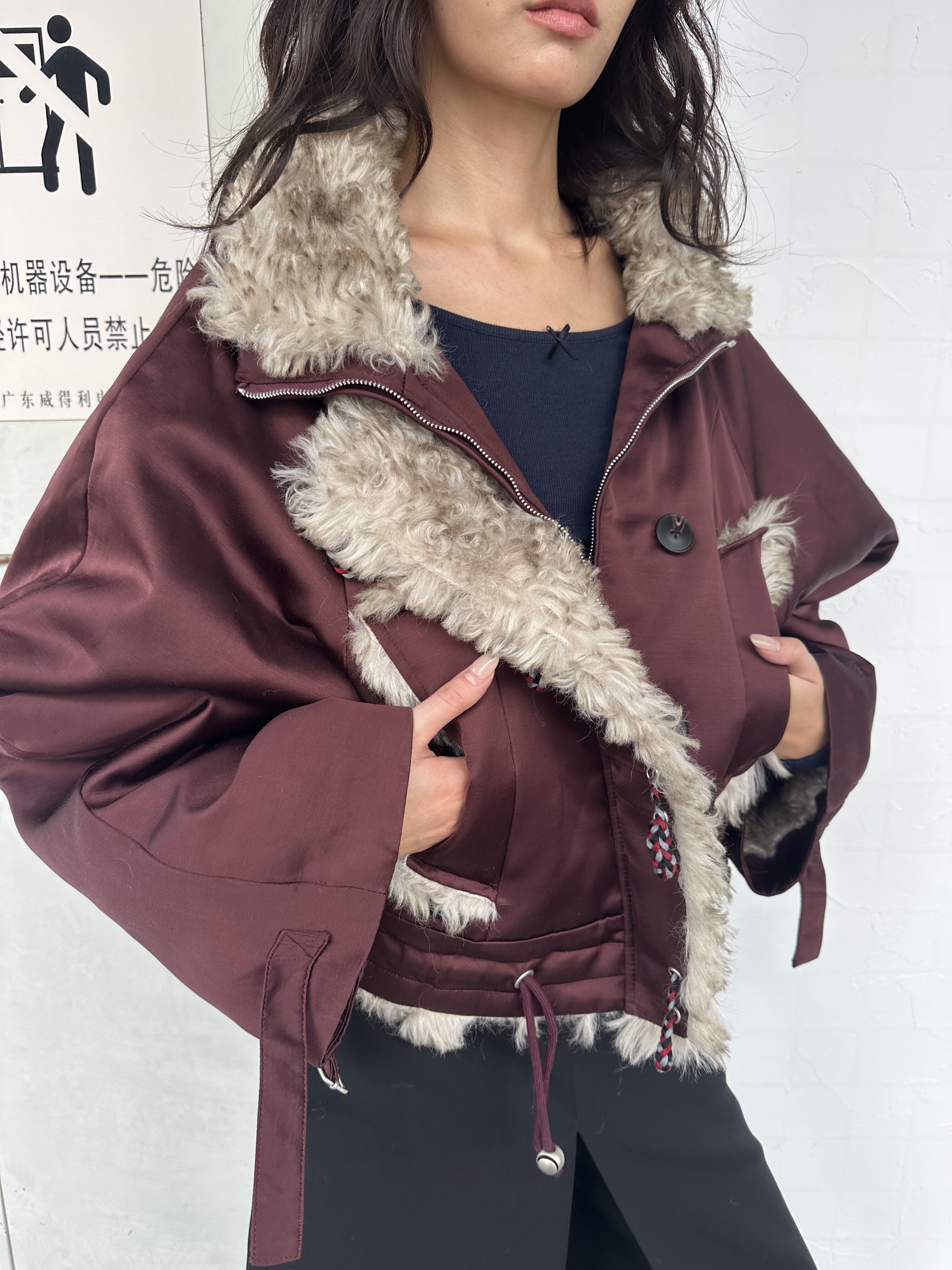 现货 一件过冬 WEEEECHAN次日早晨 醋酸麻短绒酒红皮草外套大衣