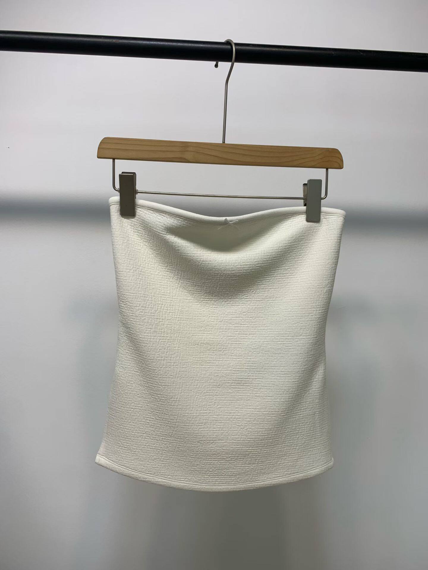 现货 WEEEECHAN次日早晨  &ldquo;经典衣橱&rdquo;极简侧开叉抹胸 黑色/白色