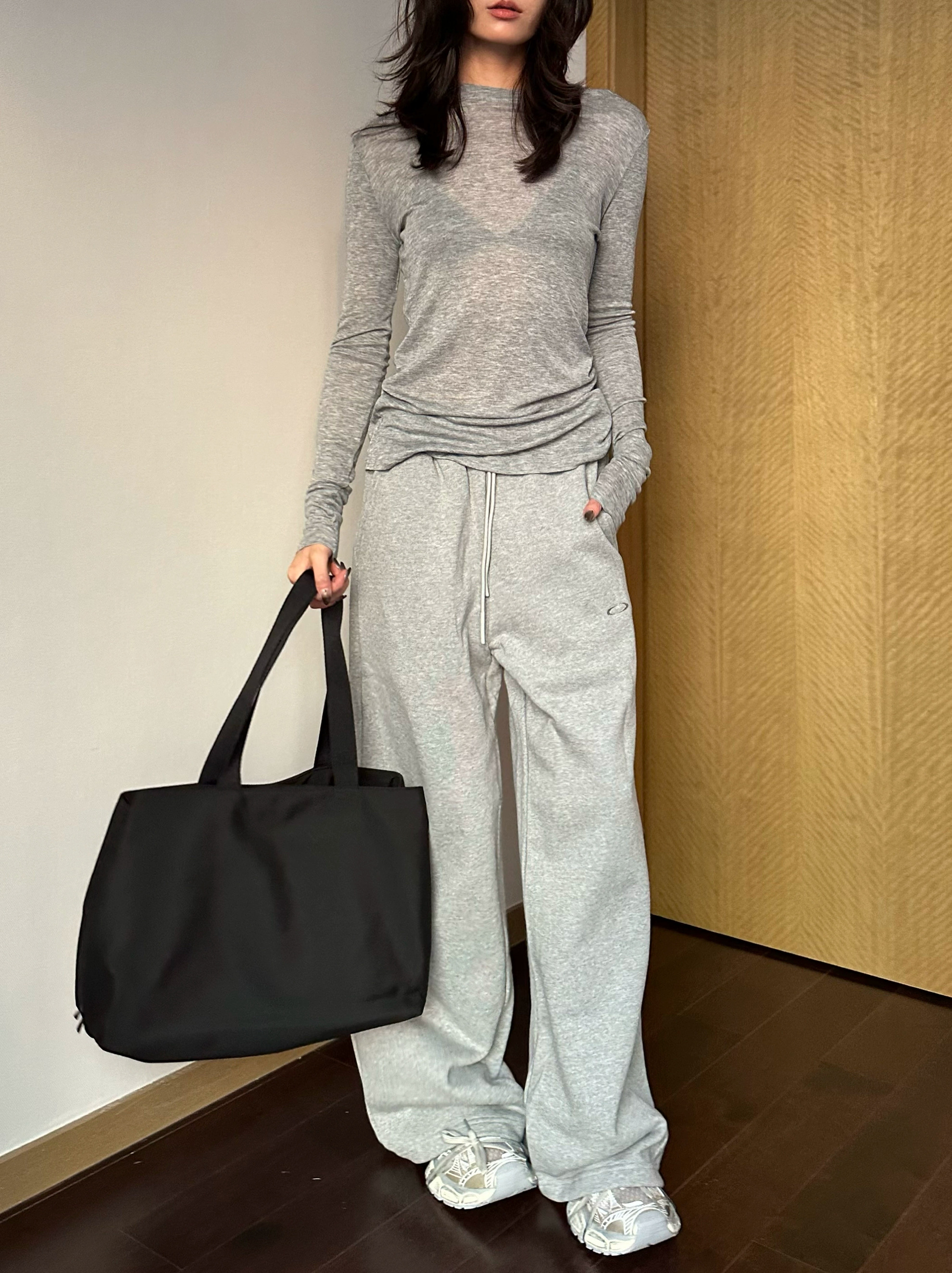 （清仓不退换）次日早晨 高品质 舒适亲肤羊毛圆领长袖堆堆T恤