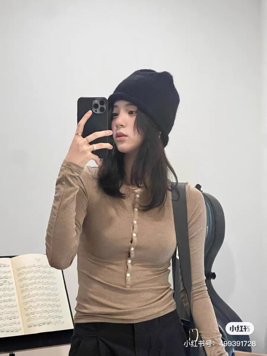 羊毛打底衫贝壳扣显瘦长袖针织衫