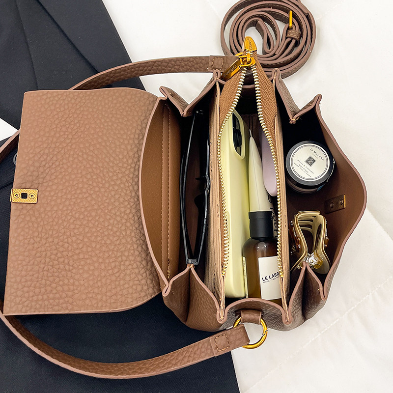 上新质感小包包女式2025秋冬新款潮时尚单肩包百搭洋气斜挎小方包,箱包皮具/热销女包/男包,小方包,淘宝优惠券,粉丝福利购,淘宝优惠卷