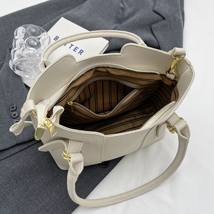 单肩手提包斜挎托特包 潮时尚 欧美时尚 大容量包包女士2024秋冬新款