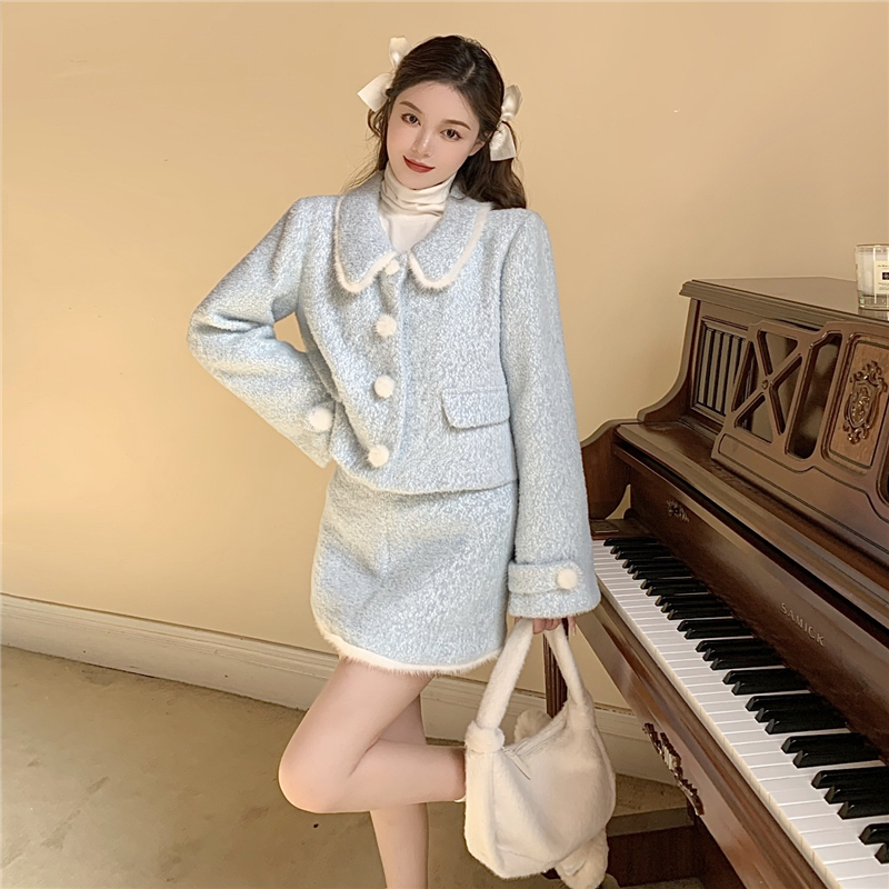 Real price short short denim coat + woolen skirt + T-shirt with high collar