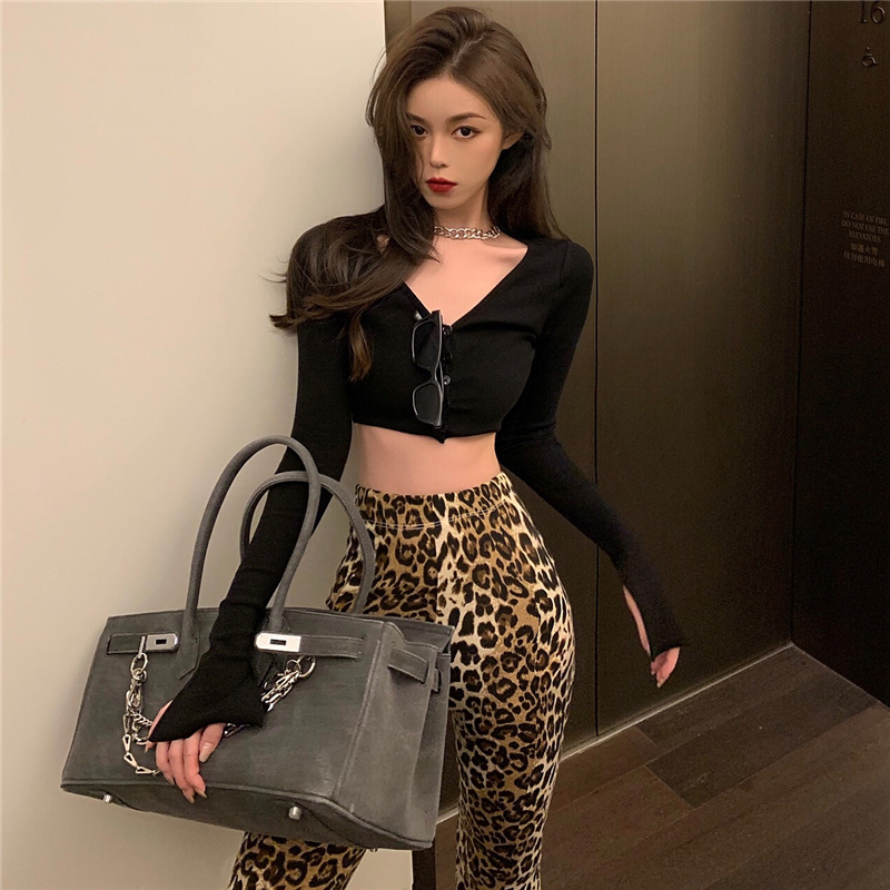 Shooting real price autumn clothing new 2020 shorts knitted cardigan T-shirt + high waist leopard straight pants