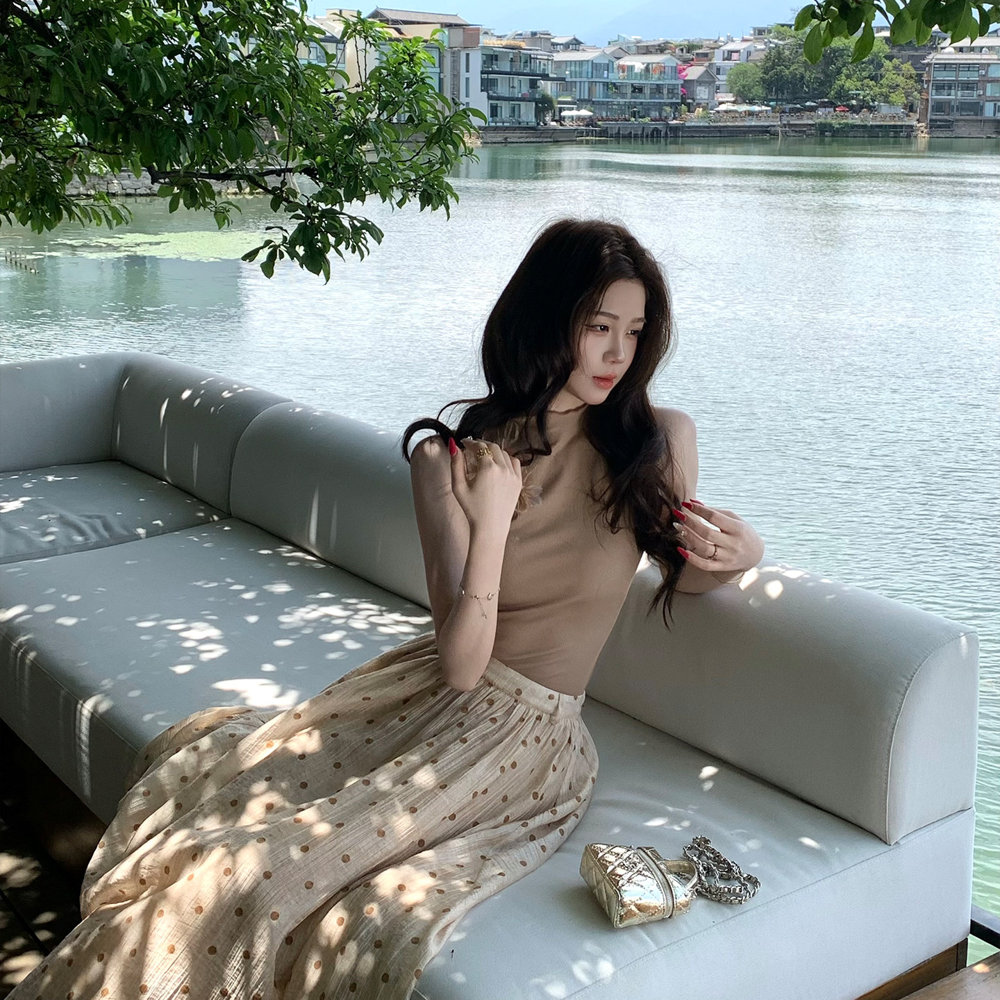 木子李的李温柔风无袖半高领修身亲肤针织上衣波点印花天丝半身裙