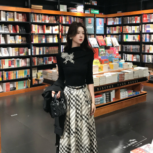 木子李 上衣风衣外套黑白格半身裙秋 李知性优雅半高领刺绣针织衫